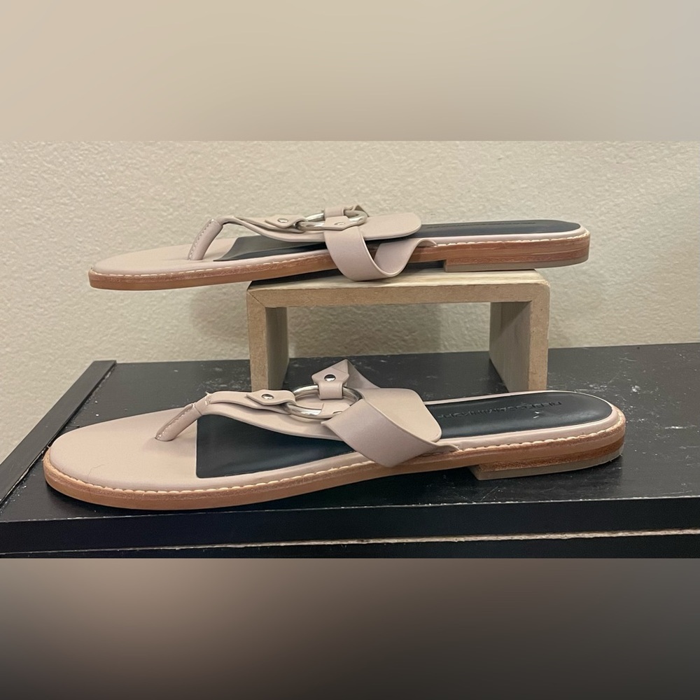 NWT Rebecca Minkoff Nude Shiny Calf Sheena Thong Sandals Size 10.5 Leather